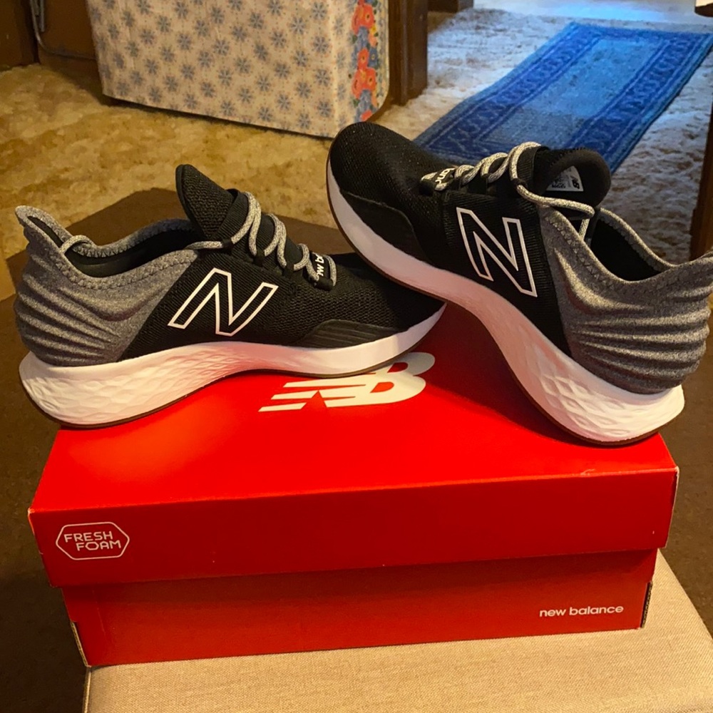 Women’s Fresh Foam Roav Running Show — 8.5
